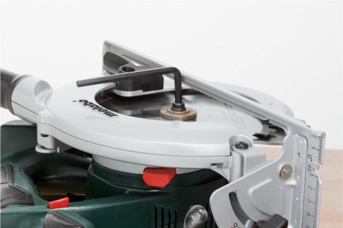 Аккумуляторная ручная дисковая пила Metabo KSA 18 LTX 602268870 в Екатеринбурге