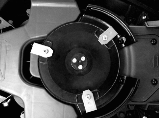 Газонокосилка-робот GARDENA R50Li 04077 в Екатеринбурге