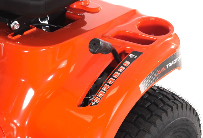 Садовый трактор YARD FOX T 108SCH в Екатеринбурге