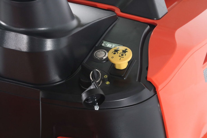 Садовый трактор YARD FOX T 92RBH в Екатеринбурге