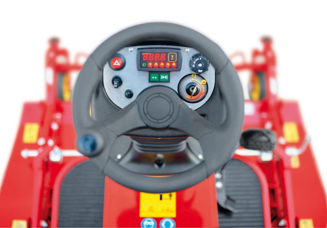 Многофункциональная машина Gianni Ferrari PG 220 D 22 л.с. в Екатеринбурге