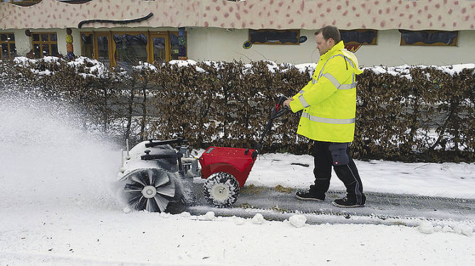 Аккумуляторная подметальная машина TIELBUERGER tu 1000 + tk 1100 в Екатеринбурге