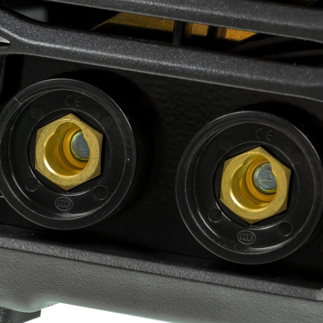 Инверторный сварочный аппарат Ресанта САИ-220Т LUX в Екатеринбурге