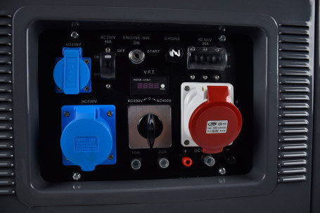 Бензогенератор в шумозащитном кожухе EVOline QB 12003 E в Екатеринбурге