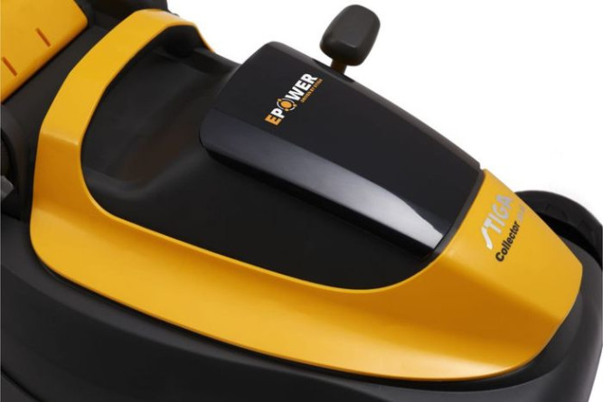 Аккумуляторная газонокосилка Stiga COLLECTOR 140 AE с акк. и ЗУ