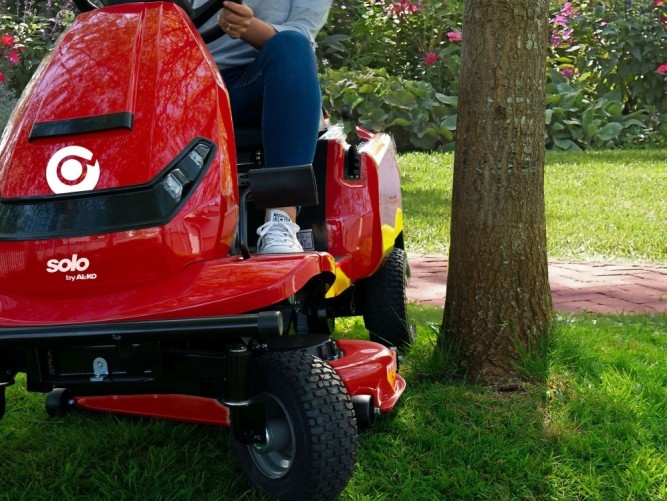 Трактор газонный Solo by AL-KO E-Rider R 85.1 Li в Екатеринбурге