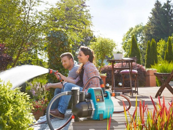 Насос напорный автоматический GARDENA 5000/5E LCD Comfort 01759 в Екатеринбурге