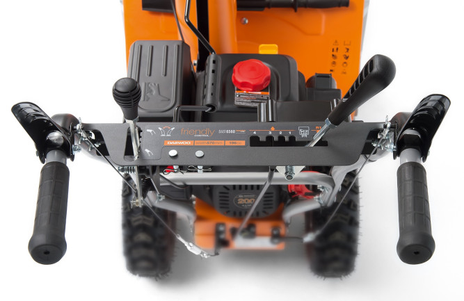 Снегоуборщик бензиновый Daewoo DAST 6560 в Екатеринбурге