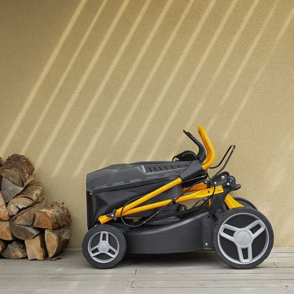 Аккумуляторная газонокосилка Stiga COLLECTOR 548 S AE с акк. и ЗУ