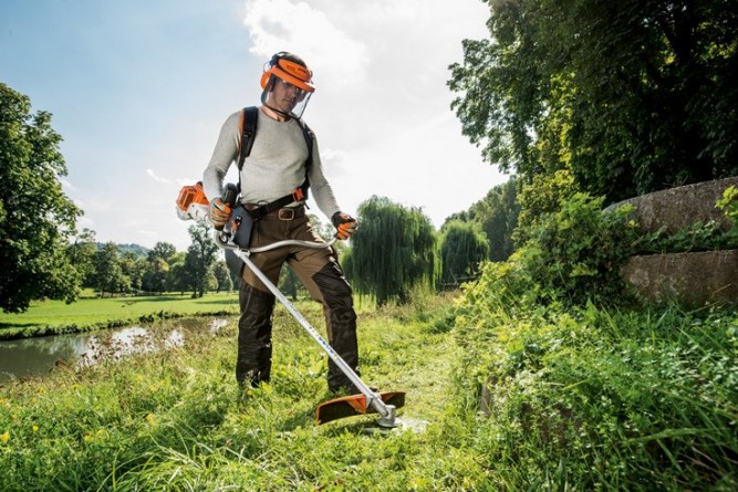 Бензиновый триммер STIHL FS 120 в Екатеринбурге