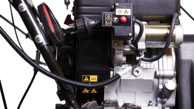 Снегоуборщик Champion ST1170BS в Екатеринбурге