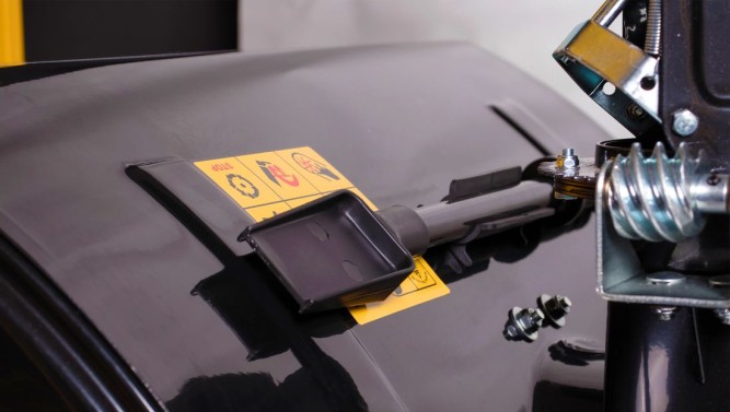 Снегоуборщик Champion ST1376E в Екатеринбурге