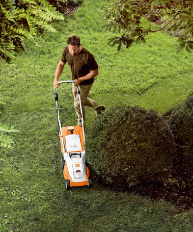 Аккумуляторная газонокосилка Stihl RMA 235 c AK 20 и AL 101 в Екатеринбурге