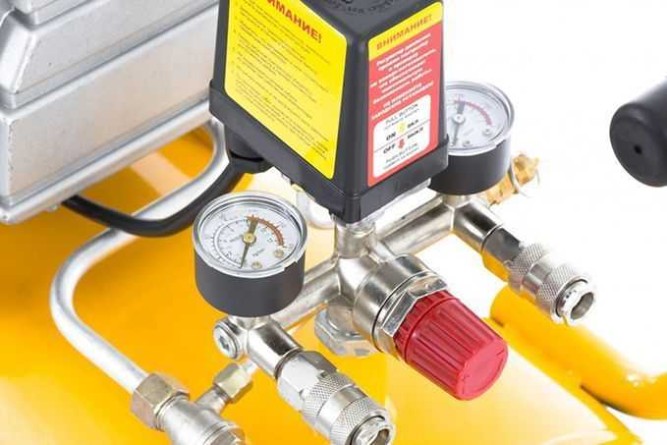 Компрессор воздушный DENZEL РС 1/24-205 в Екатеринбурге