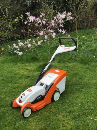 Аккумуляторная газонокосилка Stihl RMA 339 C без аккумулятора и зарядного устройства в Екатеринбурге