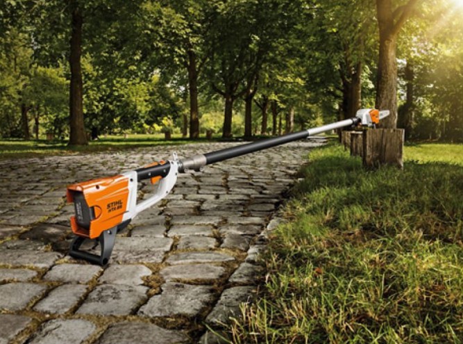 Аккумуляторный высоторез STIHL HTA 85 с AP 300 и AL 300 в Екатеринбурге