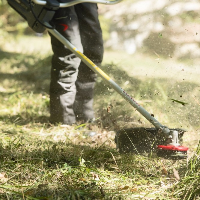 Триммер бензиновый Honda UMK 450 E XEET в Екатеринбурге